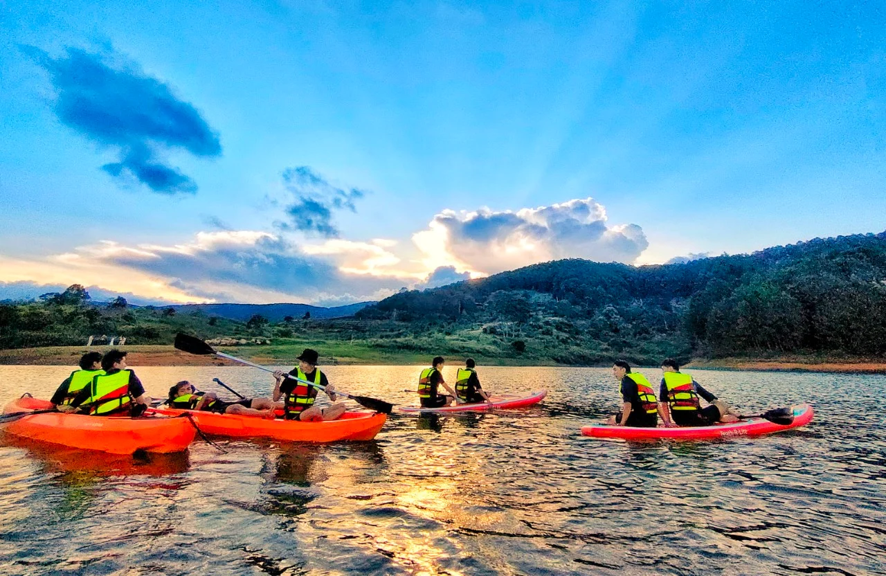 Tour Chèo SUP Đà Lạt - Chèo Kayak