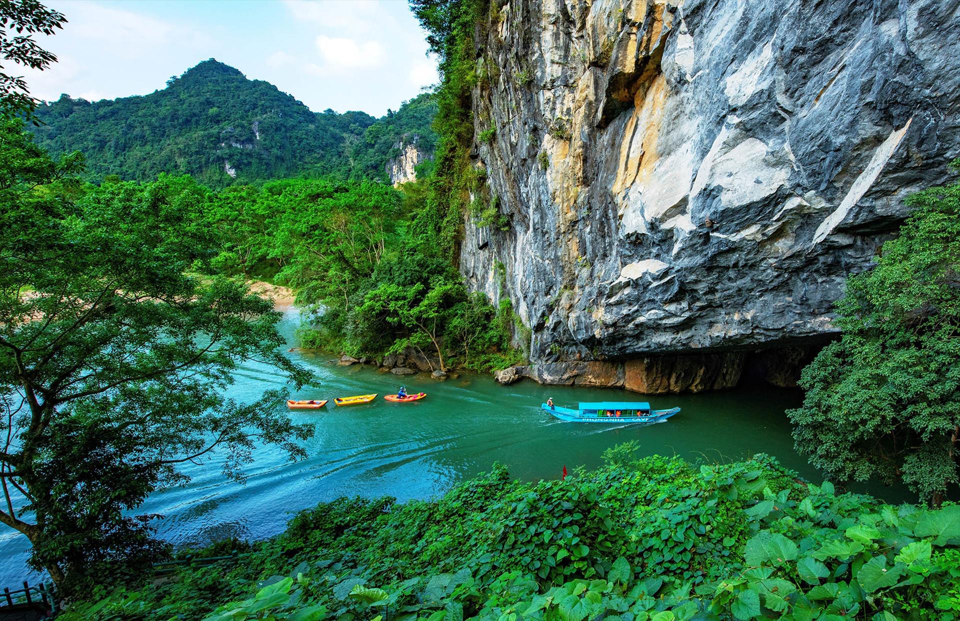 Tour Động Phong Nha & Thiên Đường