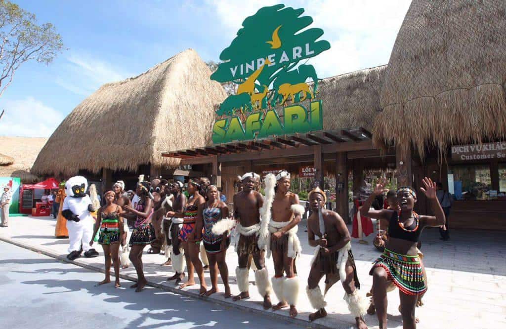 Tour Hoang Dã - Cano Lặn Ngắm San Hô - BBQ Bãi Biển 1